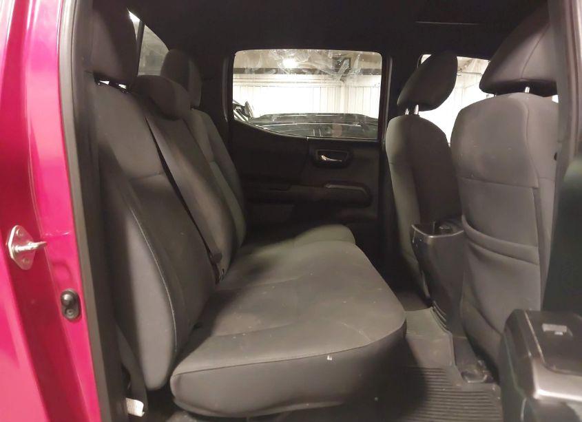 Photo 8 of 2017 Toyota Tacoma TRD SPORT (VIN 3TMDZ5BNXHM016390)