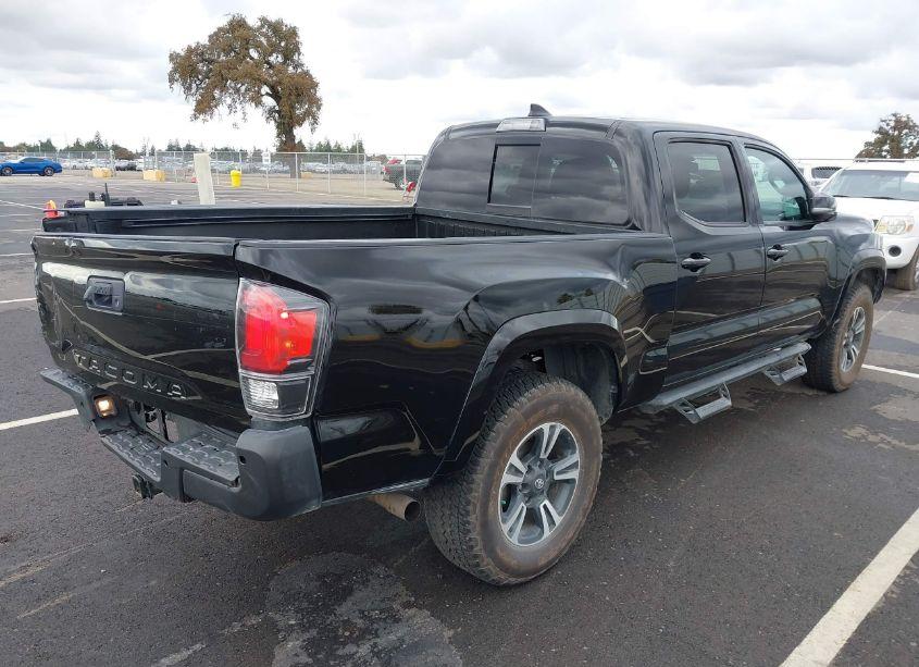 Photo 4 of 2017 Toyota Tacoma TRD SPORT (VIN 3TMDZ5BNXHM026451)