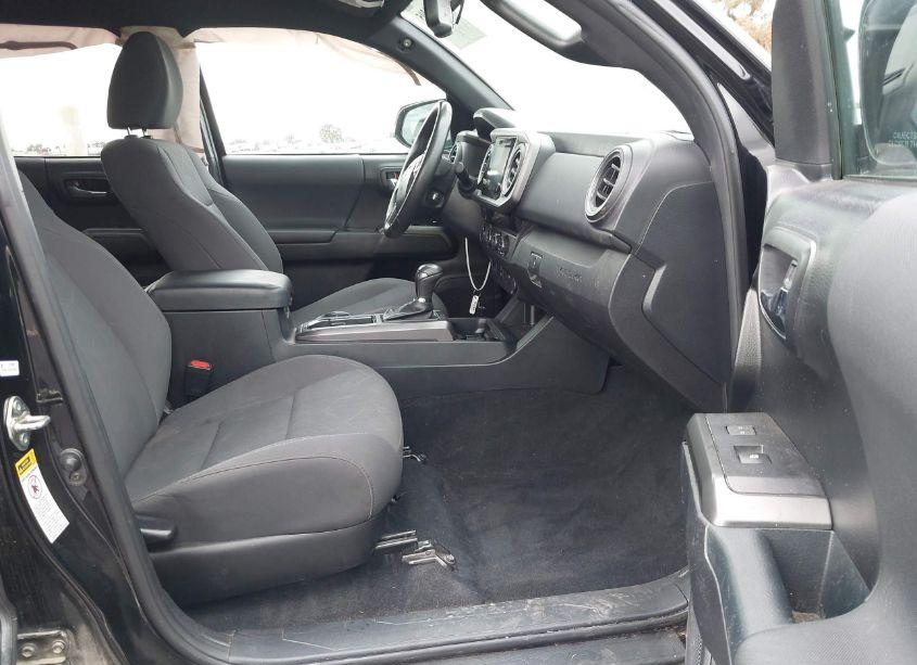 Photo 5 of 2017 Toyota Tacoma TRD SPORT (VIN 3TMDZ5BNXHM026451)