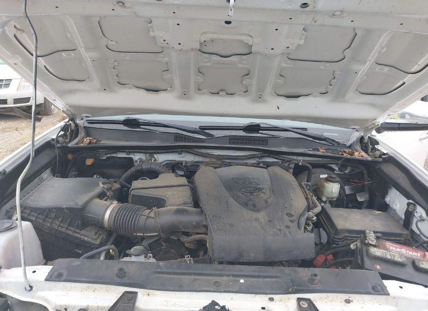Photo 10 of 2016 Toyota Tacoma LIMITED (VIN 3TMEZ5CN0GM009160)