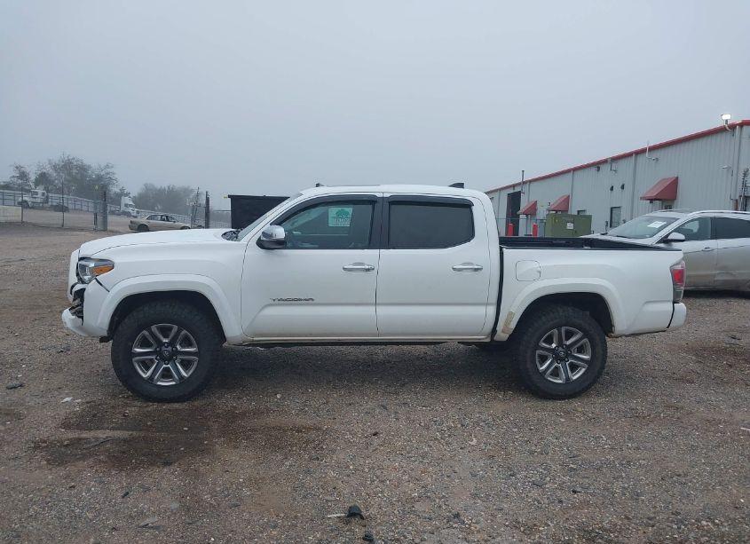 Photo 15 of 2016 Toyota Tacoma LIMITED (VIN 3TMEZ5CN0GM009160)