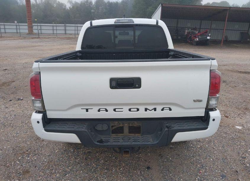 Photo 17 of 2016 Toyota Tacoma LIMITED (VIN 3TMEZ5CN0GM009160)