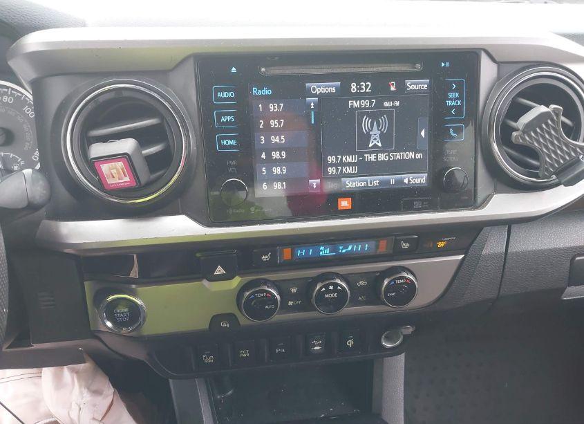 Photo 21 of 2016 Toyota Tacoma LIMITED (VIN 3TMEZ5CN0GM009160)