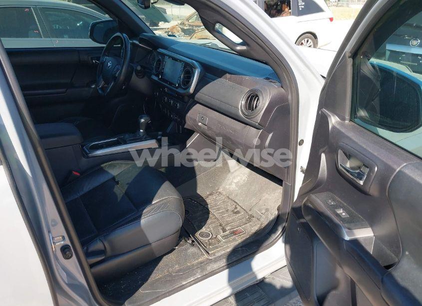 Photo 5 of 2020 Toyota Tacoma LIMITED (VIN 3TMEZ5CN2LM127043)