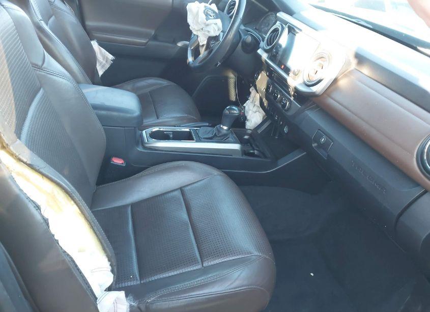 Photo 5 of 2016 Toyota Tacoma LIMITED (VIN 3TMEZ5CN7GM005705)