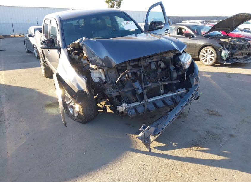 Photo 6 of 2016 Toyota Tacoma LIMITED (VIN 3TMEZ5CN7GM005705)
