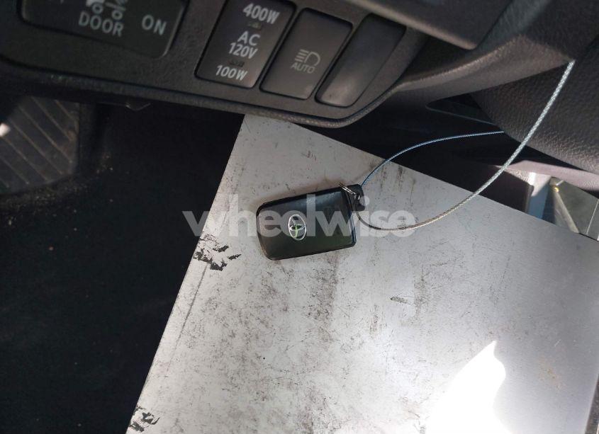 Photo 11 of 2018 Toyota Tacoma LIMITED (VIN 3TMEZ5CN9JM064925)