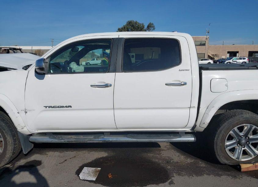 Photo 15 of 2016 Toyota Tacoma LIMITED (VIN 3TMGZ5AN2GM016106)