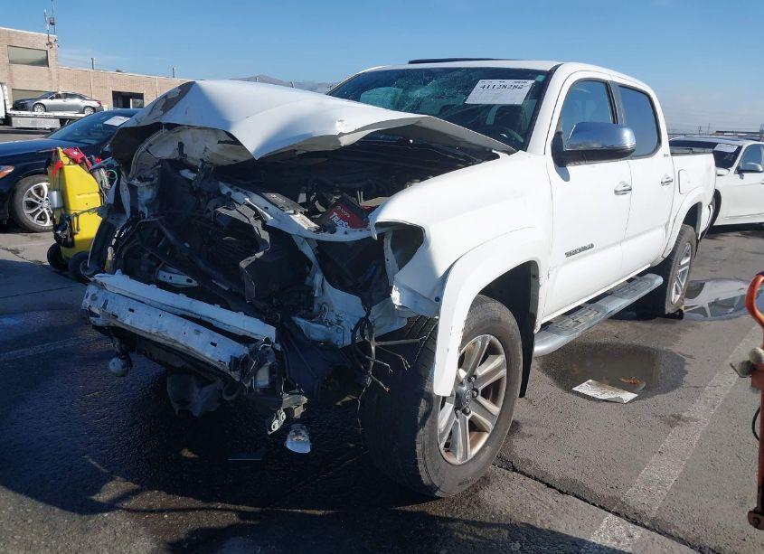 Photo 2 of 2016 Toyota Tacoma LIMITED (VIN 3TMGZ5AN2GM016106)