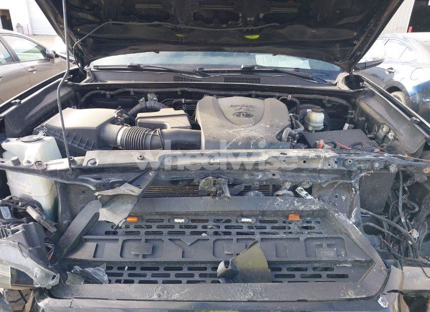 Photo 10 of 2016 Toyota Tacoma LIMITED (VIN 3TMGZ5AN3GM030032)
