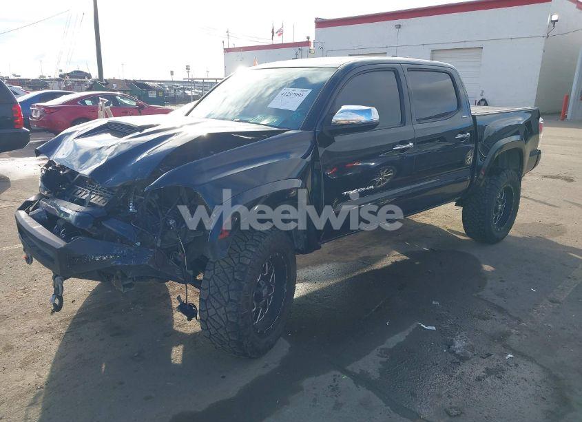 Photo 2 of 2016 Toyota Tacoma LIMITED (VIN 3TMGZ5AN3GM030032)