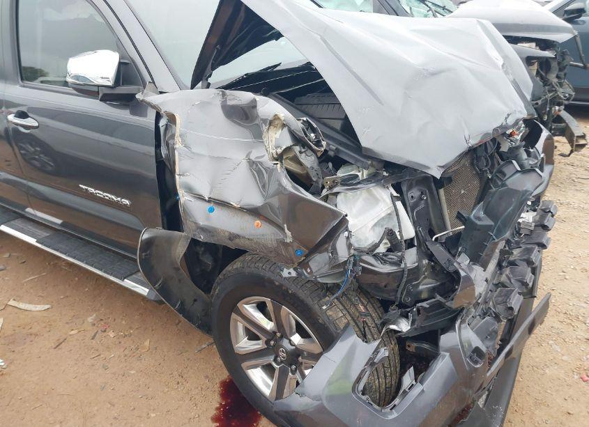 Photo 17 of 2018 Toyota Tacoma LIMITED (VIN 3TMGZ5AN3JM127030)