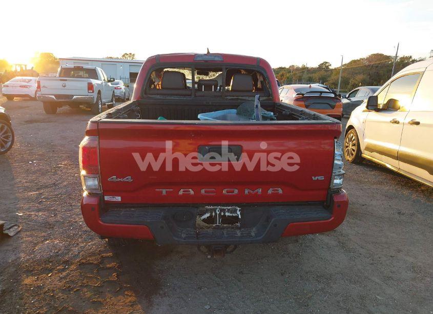 Photo 15 of 2016 Toyota Tacoma LIMITED (VIN 3TMGZ5AN5GM002636)