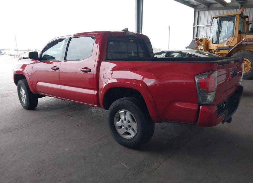 Photo 3 of 2016 Toyota Tacoma LIMITED (VIN 3TMGZ5AN5GM017394)