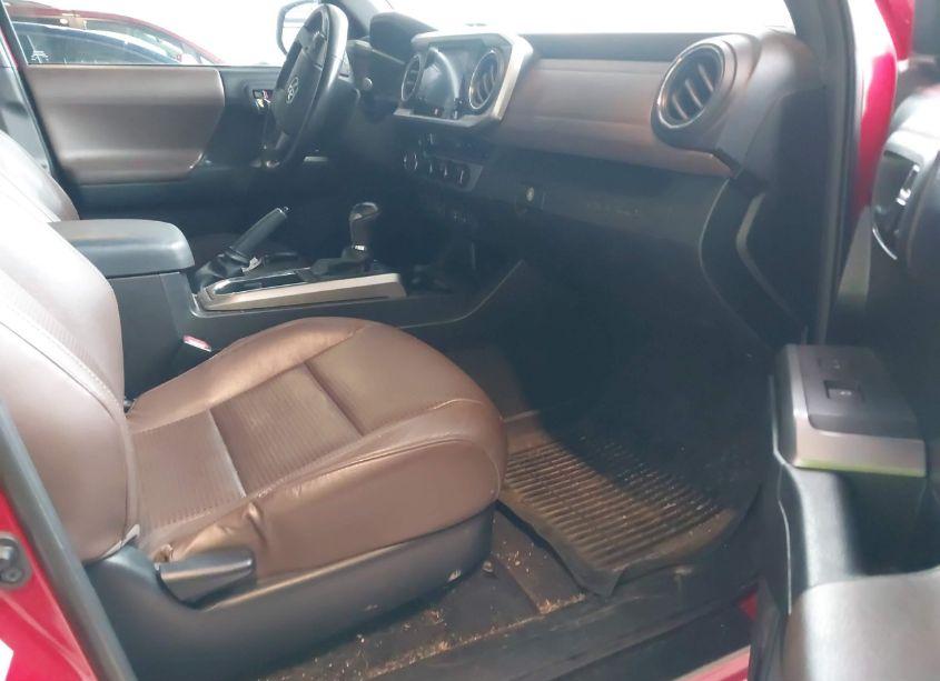 Photo 5 of 2016 Toyota Tacoma LIMITED (VIN 3TMGZ5AN5GM017394)