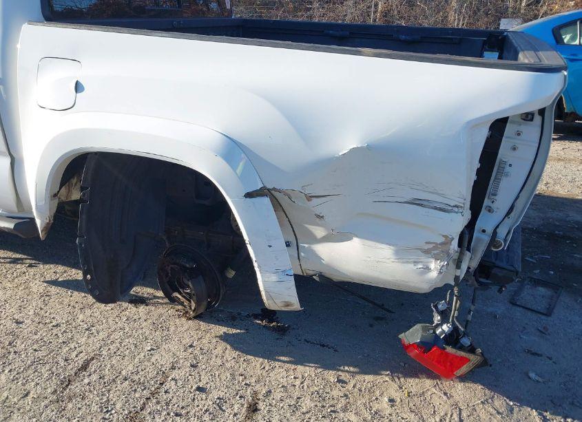 Photo 6 of 2017 Toyota Tacoma LIMITED (VIN 3TMGZ5AN5HM054298)