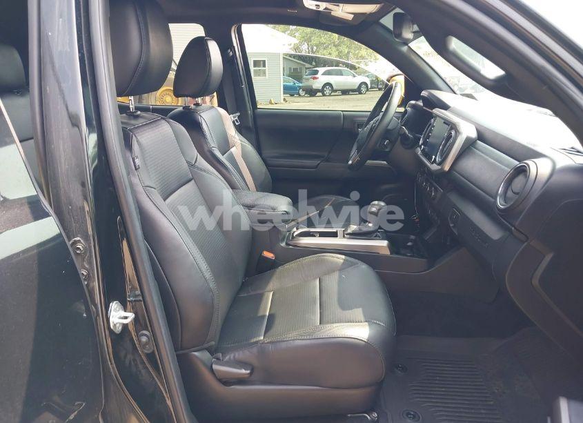 Photo 5 of 2022 Toyota Tacoma LIMITED (VIN 3TMGZ5AN6NM503824)