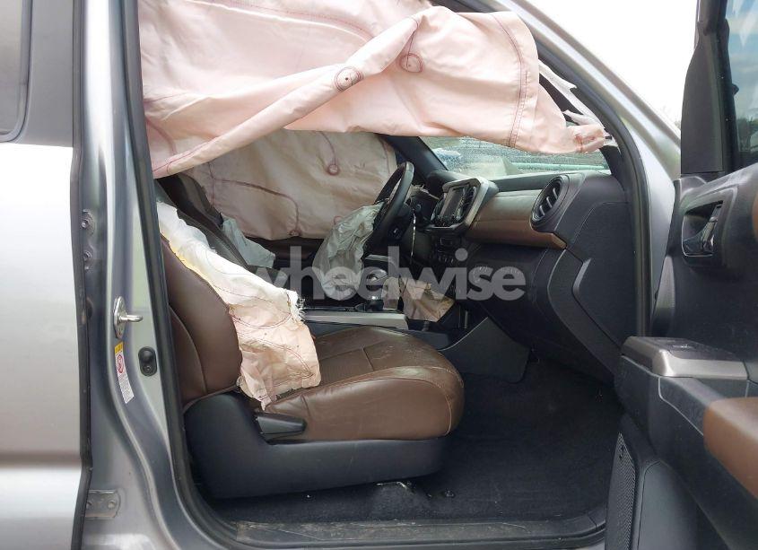 Photo 5 of 2019 Toyota Tacoma LIMITED (VIN 3TMGZ5AN8KM259475)