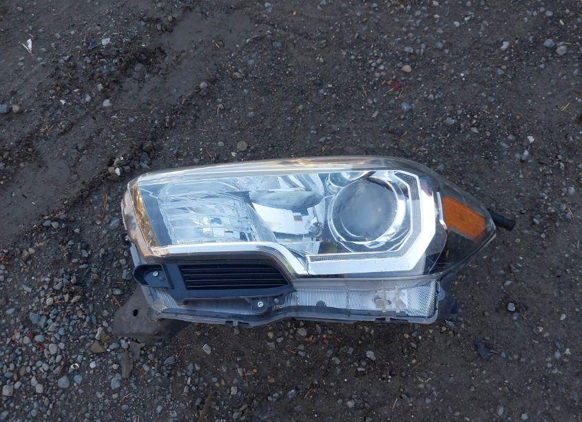 Photo 12 of 2017 Toyota Tacoma LIMITED (VIN 3TMGZ5AN9HM065272)