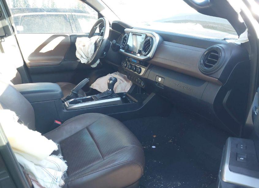 Photo 5 of 2017 Toyota Tacoma LIMITED (VIN 3TMGZ5AN9HM065272)