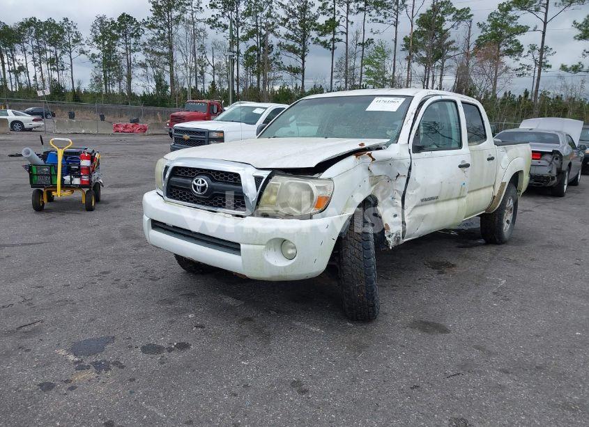 Photo 2 of 2011 Toyota Tacoma PRERUNNER V6 (VIN 3TMJU4GN0BM110662)