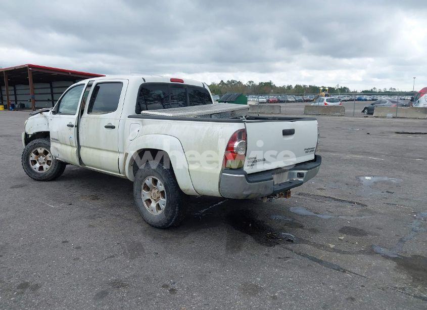 Photo 3 of 2011 Toyota Tacoma PRERUNNER V6 (VIN 3TMJU4GN0BM110662)