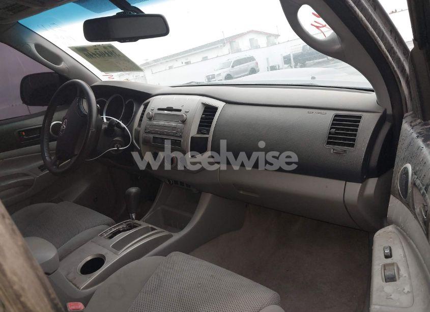 Photo 5 of 2011 Toyota Tacoma PRERUNNER V6 (VIN 3TMJU4GN0BM119829)