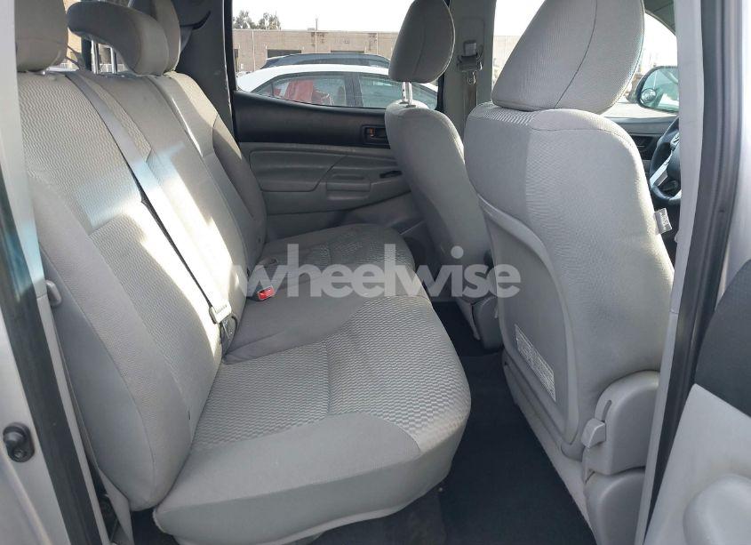 Photo 8 of 2014 Toyota Tacoma PRERUNNER V6 (VIN 3TMJU4GN0EM163253)