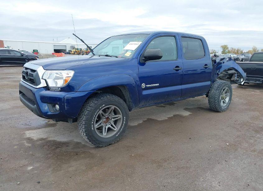 Photo 2 of 2014 Toyota Tacoma PRERUNNER V6 (VIN 3TMJU4GN0EM172650)