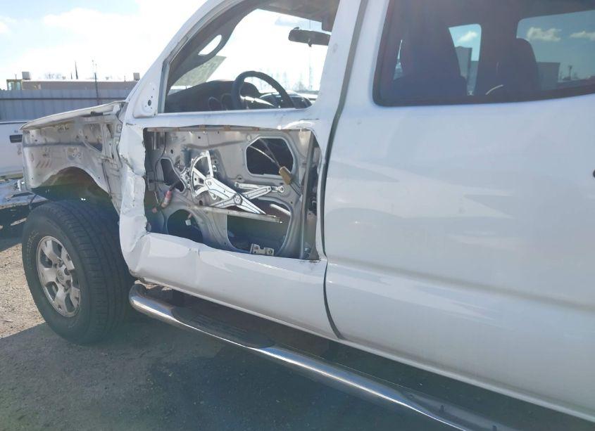 Photo 19 of 2015 Toyota Tacoma DOUBLE CAB PRERUNNER (VIN 3TMJU4GN0FM176912)