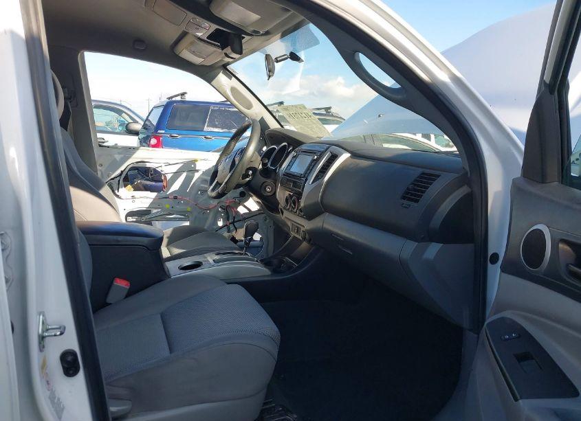 Photo 5 of 2015 Toyota Tacoma DOUBLE CAB PRERUNNER (VIN 3TMJU4GN0FM176912)