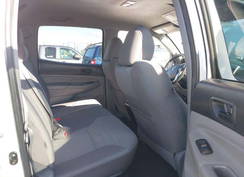 Photo 8 of 2015 Toyota Tacoma DOUBLE CAB PRERUNNER (VIN 3TMJU4GN0FM176912)
