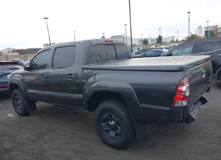 Photo 15 of 2015 Toyota Tacoma DOUBLE CAB PRERUNNER (VIN 3TMJU4GN0FM186257)