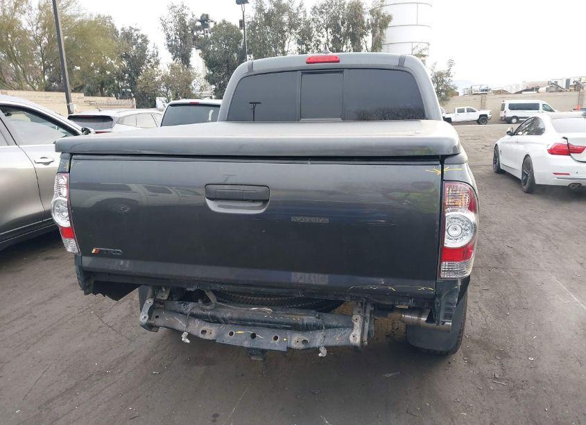 Photo 17 of 2015 Toyota Tacoma DOUBLE CAB PRERUNNER (VIN 3TMJU4GN0FM186257)