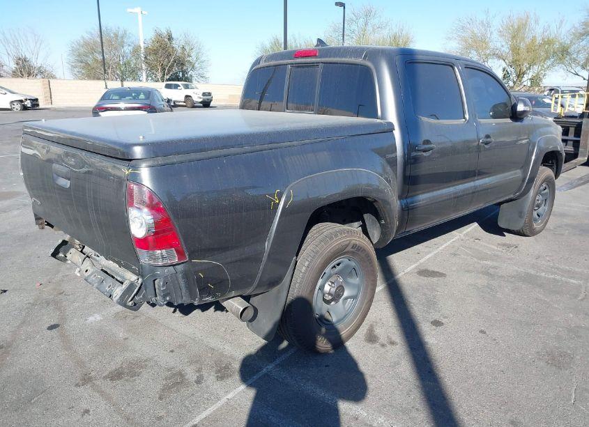 Photo 4 of 2015 Toyota Tacoma DOUBLE CAB PRERUNNER (VIN 3TMJU4GN0FM186257)