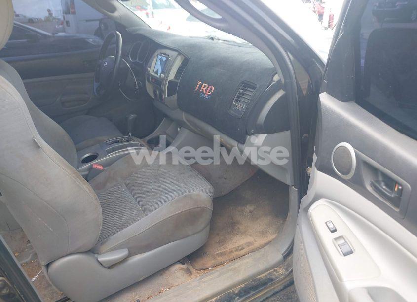 Photo 5 of 2011 Toyota Tacoma PRERUNNER V6 (VIN 3TMJU4GN1BM112470)
