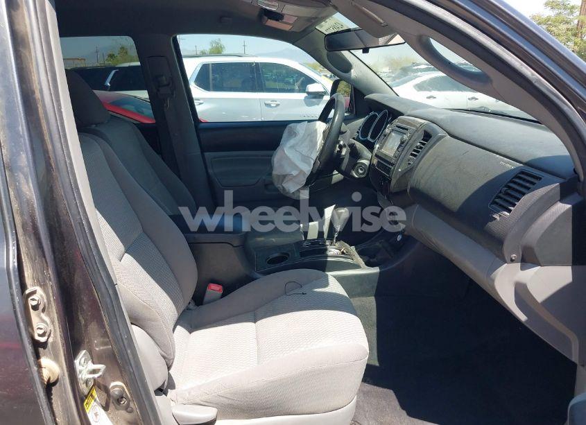 Photo 5 of 2013 Toyota Tacoma PRERUNNER V6 (VIN 3TMJU4GN1DM142183)