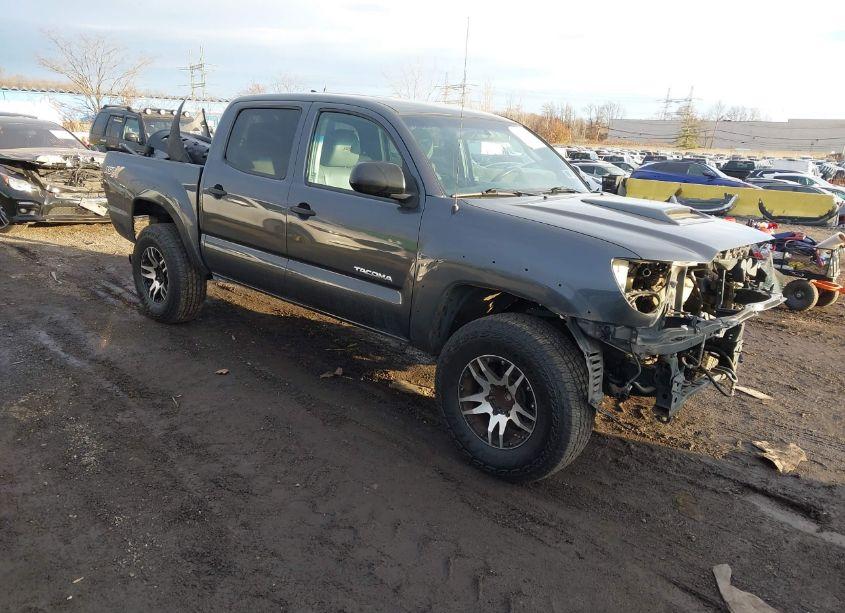 2014 Toyota Tacoma PRERUNNER V6 (VIN 3TMJU4GN1EM163925) main photo