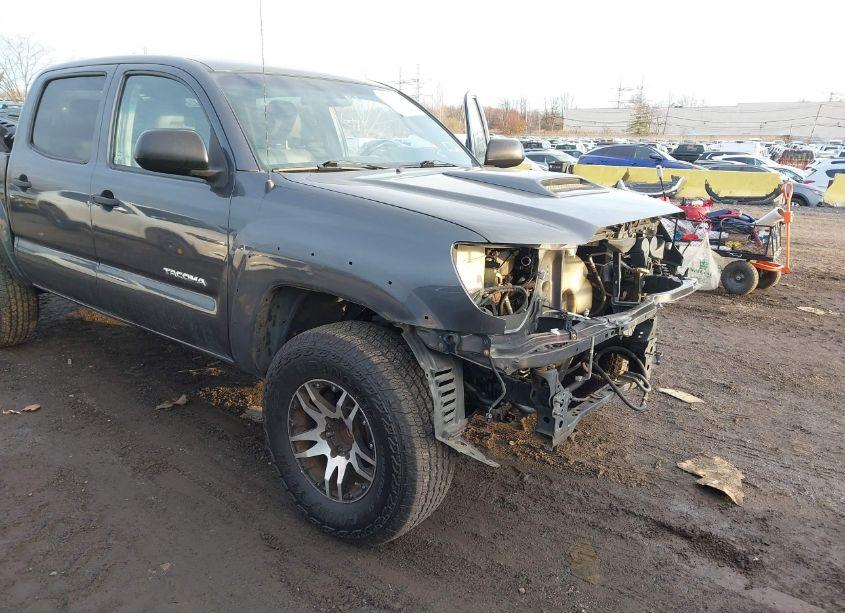 Photo 18 of 2014 Toyota Tacoma PRERUNNER V6 (VIN 3TMJU4GN1EM163925)