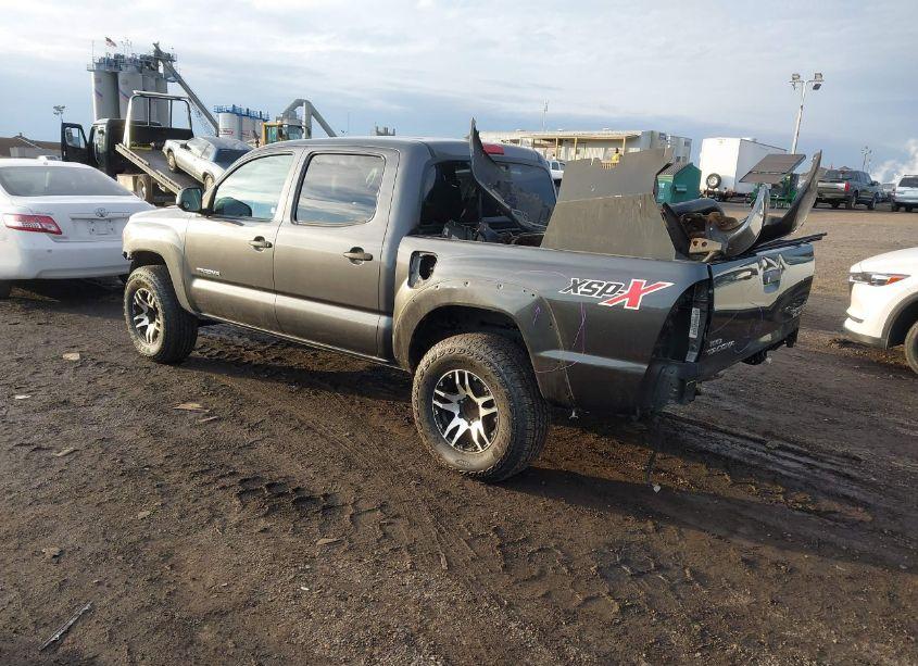 Photo 3 of 2014 Toyota Tacoma PRERUNNER V6 (VIN 3TMJU4GN1EM163925)