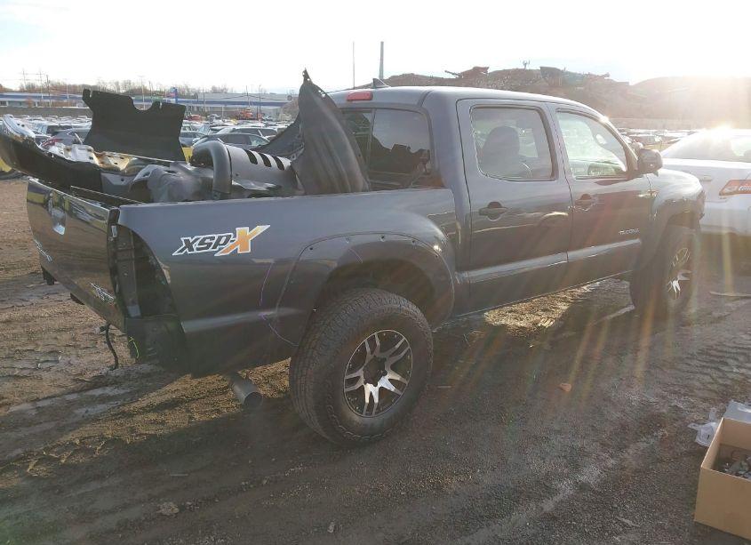 Photo 4 of 2014 Toyota Tacoma PRERUNNER V6 (VIN 3TMJU4GN1EM163925)