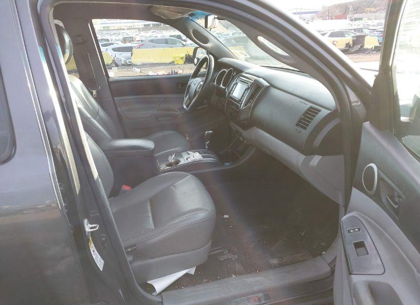 Photo 5 of 2014 Toyota Tacoma PRERUNNER V6 (VIN 3TMJU4GN1EM163925)