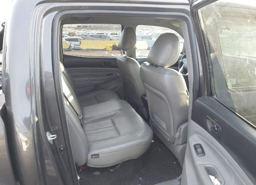 Photo 8 of 2014 Toyota Tacoma PRERUNNER V6 (VIN 3TMJU4GN1EM163925)
