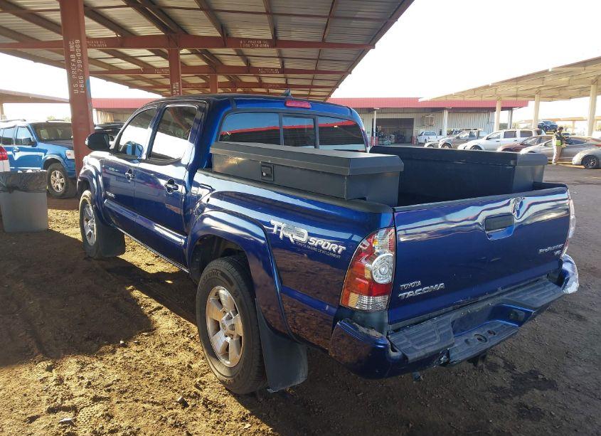 Photo 3 of 2014 Toyota Tacoma DOUBLE CAB PRERUNNER (VIN 3TMJU4GN1EM164444)