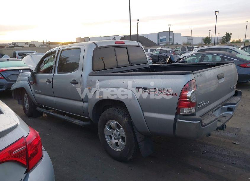 Photo 14 of 2015 Toyota Tacoma DOUBLE CAB PRERUNNER (VIN 3TMJU4GN1FM184419)