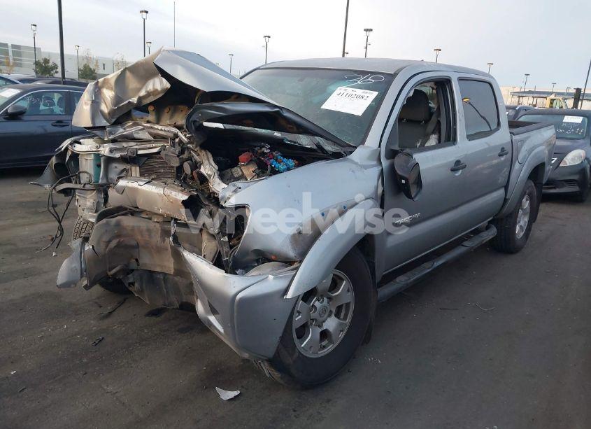 Photo 2 of 2015 Toyota Tacoma DOUBLE CAB PRERUNNER (VIN 3TMJU4GN1FM184419)