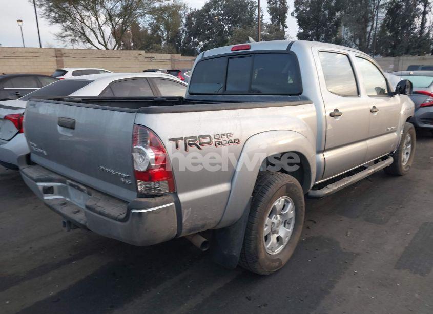Photo 4 of 2015 Toyota Tacoma DOUBLE CAB PRERUNNER (VIN 3TMJU4GN1FM184419)