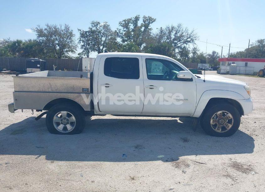 Photo 13 of 2014 Toyota Tacoma DOUBLE CAB PRERUNNER (VIN 3TMJU4GN2EM169071)