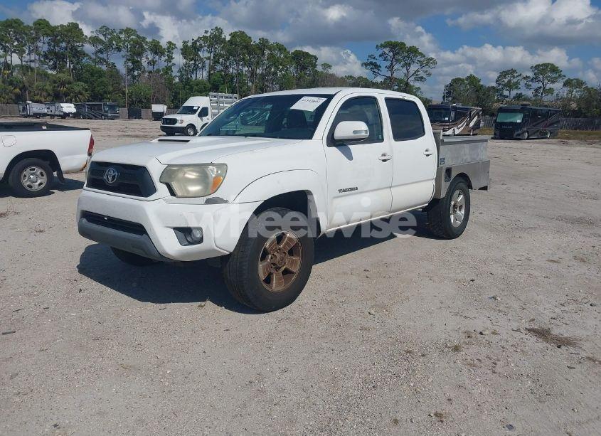 Photo 2 of 2014 Toyota Tacoma DOUBLE CAB PRERUNNER (VIN 3TMJU4GN2EM169071)