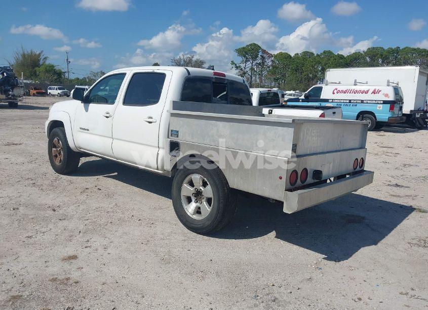 Photo 3 of 2014 Toyota Tacoma DOUBLE CAB PRERUNNER (VIN 3TMJU4GN2EM169071)